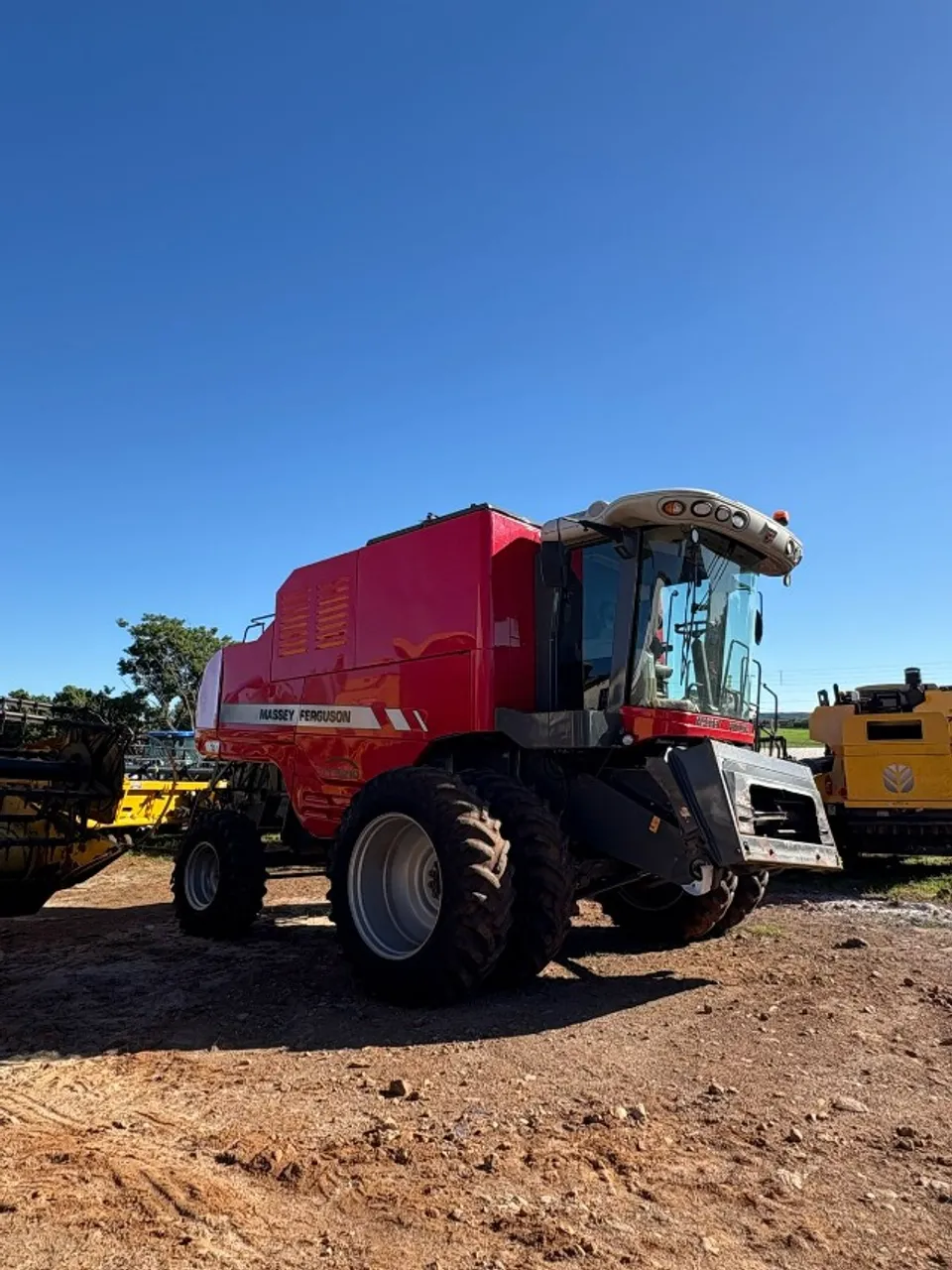 COLHEITADEIRA MASSEY FERGUSON, MODELO 6690, ANO 2015