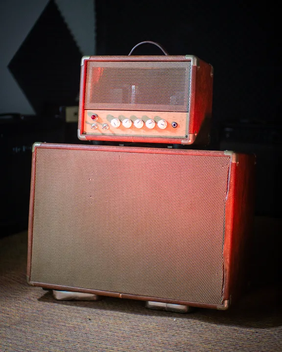 Amplificador Gato Preto Vira-Lata Valvulado 1x12 Celestion Rocket 50 (PROMOÇÃO)