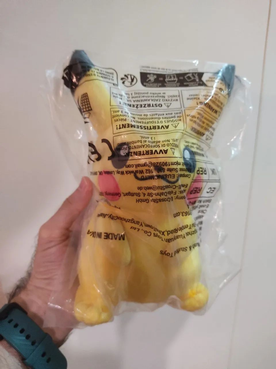 Pokémon Pikachu de Pelúcia - Foto 2
