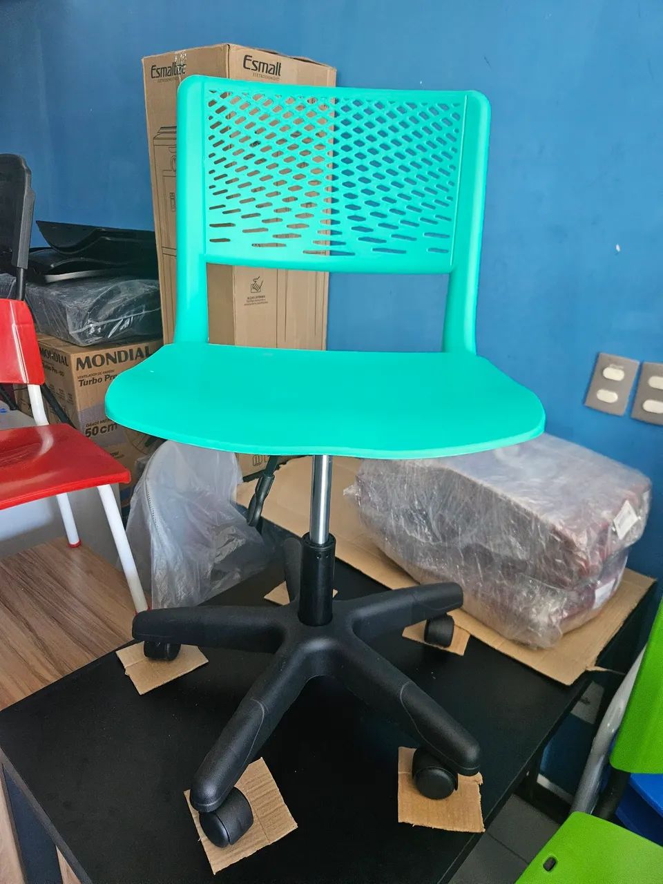 Cadeira de Escritório Giratória com Rodas  - Foto 4