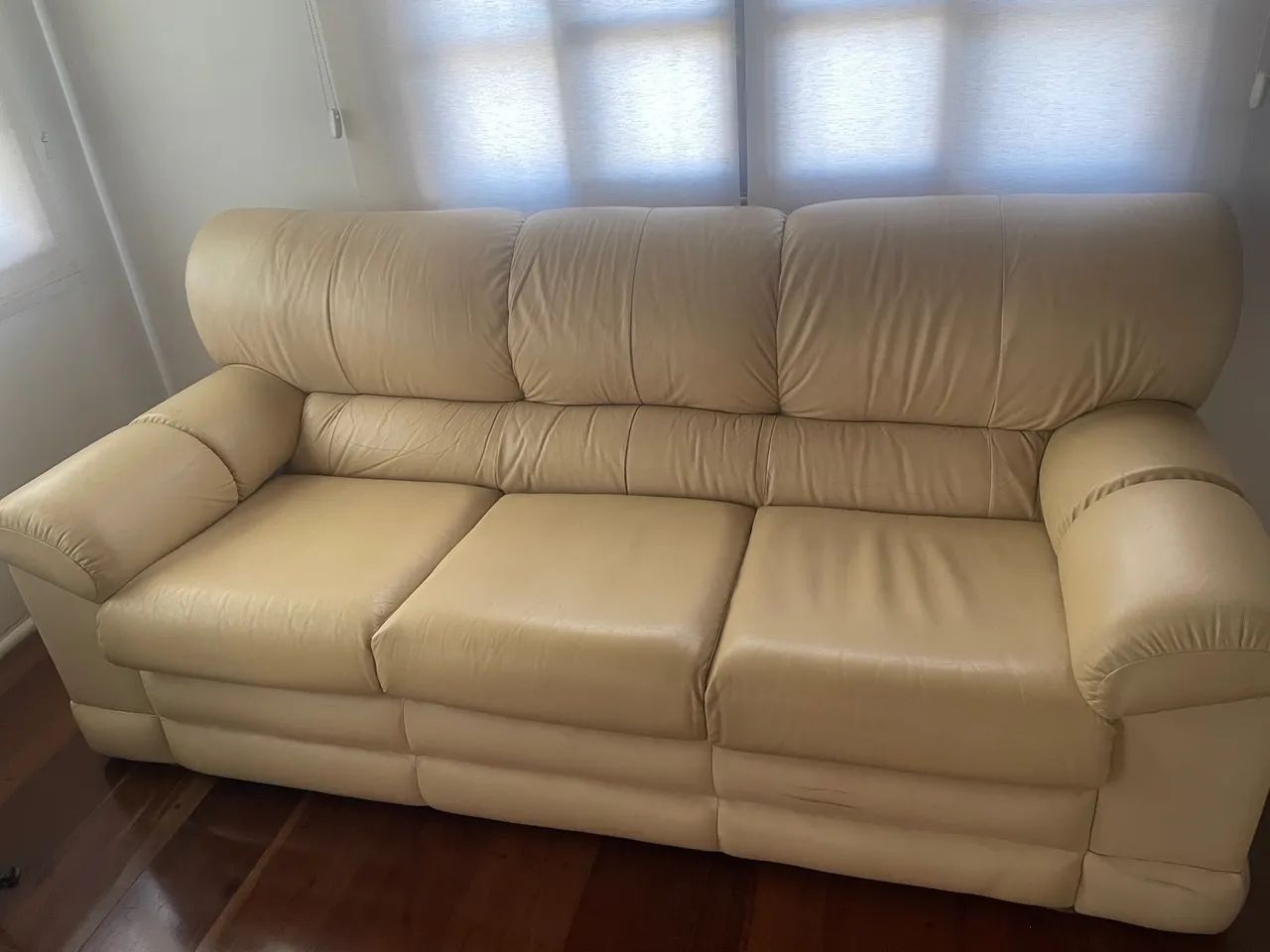 Sofá de Couro 3 Lugares Bege