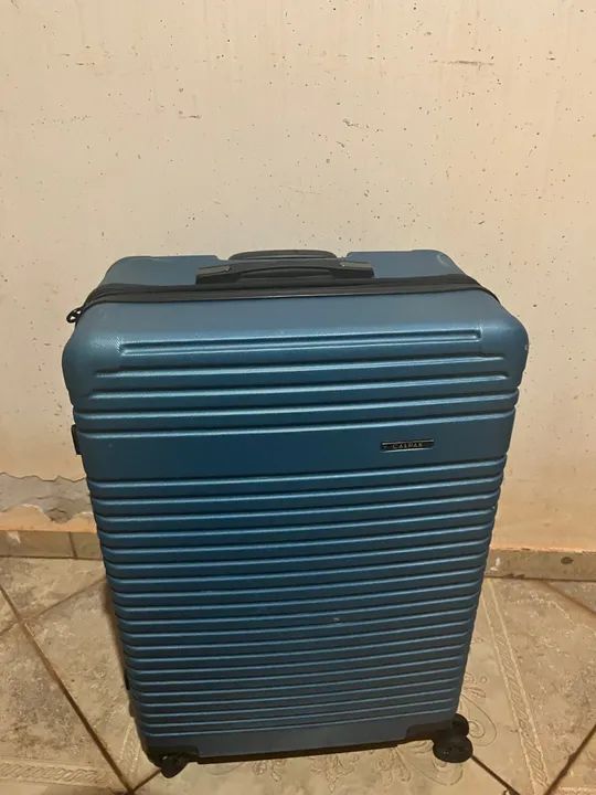 Mala de Viagem Azul - Ótima para sua Próxima Aventura!