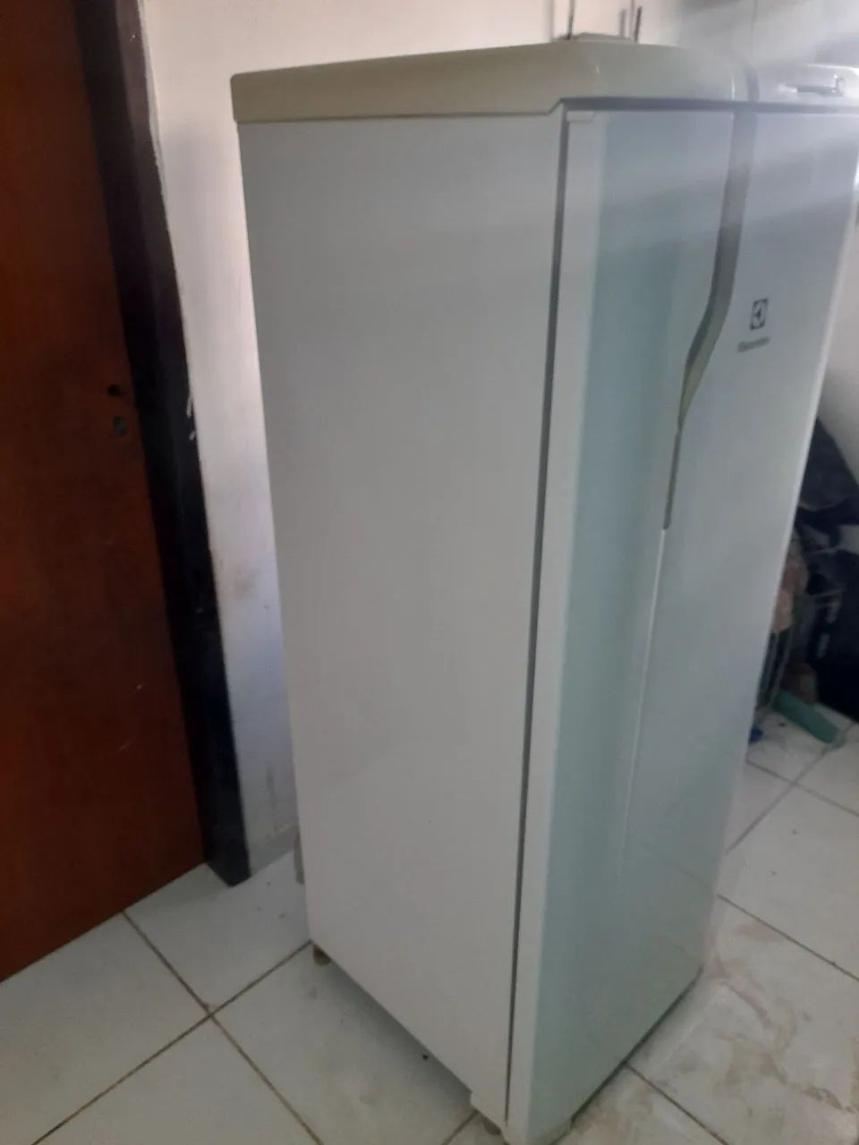 Vende-se geladeira Electrolux bem conservada  - Foto 2