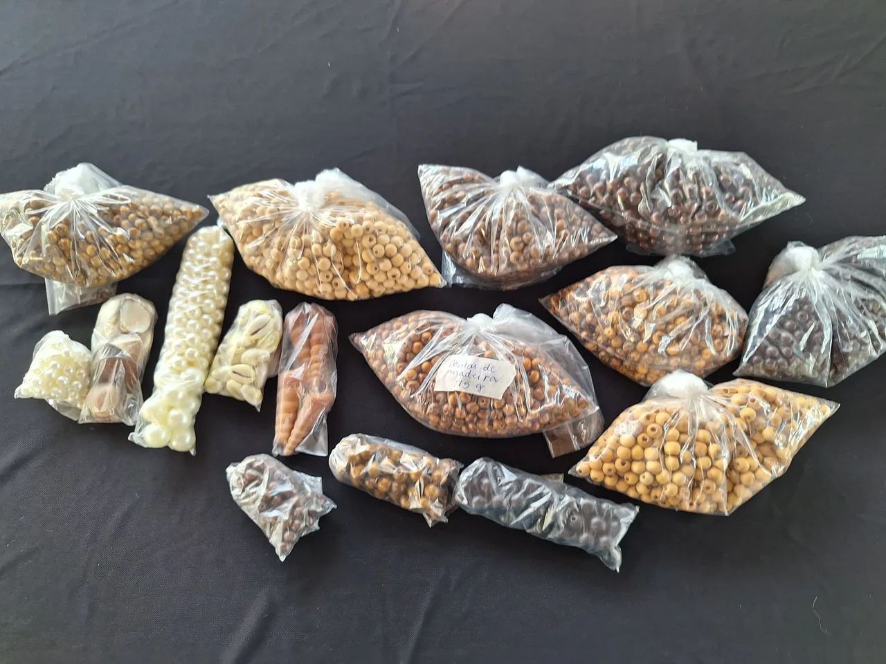 Kit de Contas, Pérolas e Conchinhas  para Artesanato e Bijuterias 