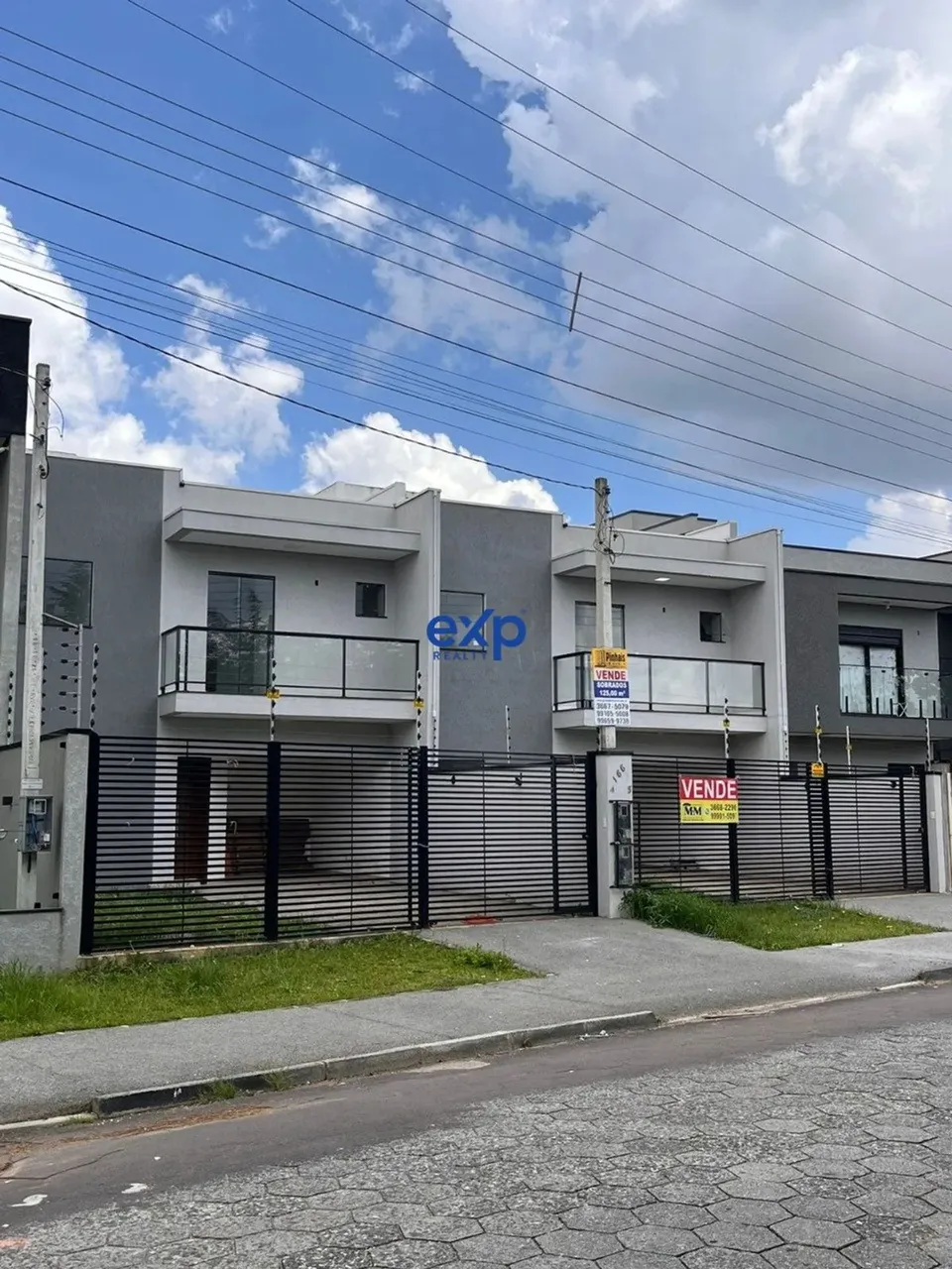 Sobrado à Venda no Centro de Pinhais
