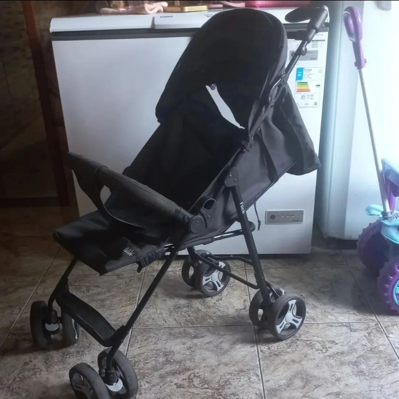 Carrinho de Bebê Dobrável - Marca Flick - Foto 2