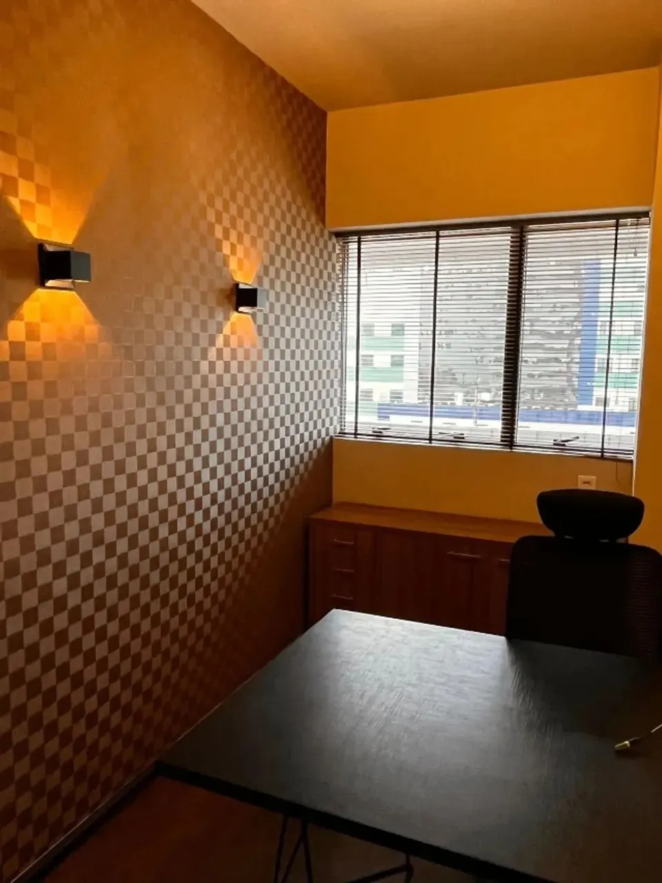 Aluga-se Sala Mobiliada para Consultório no Infinity Corporate Center