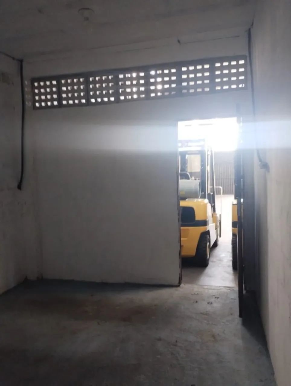 Excelente Galpão Novo 250m² c/ Mezanino-Escritório-Poço Artesiano prox. ao DB Coroado - Foto 8