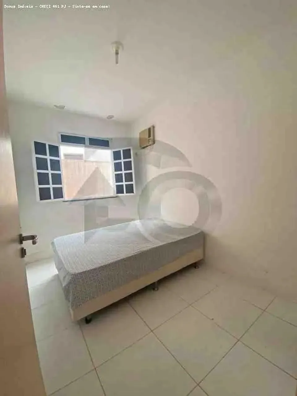 Condomínio Recanto das Rosas: 3 Casas e 6 Lotes com Lazer Privativo