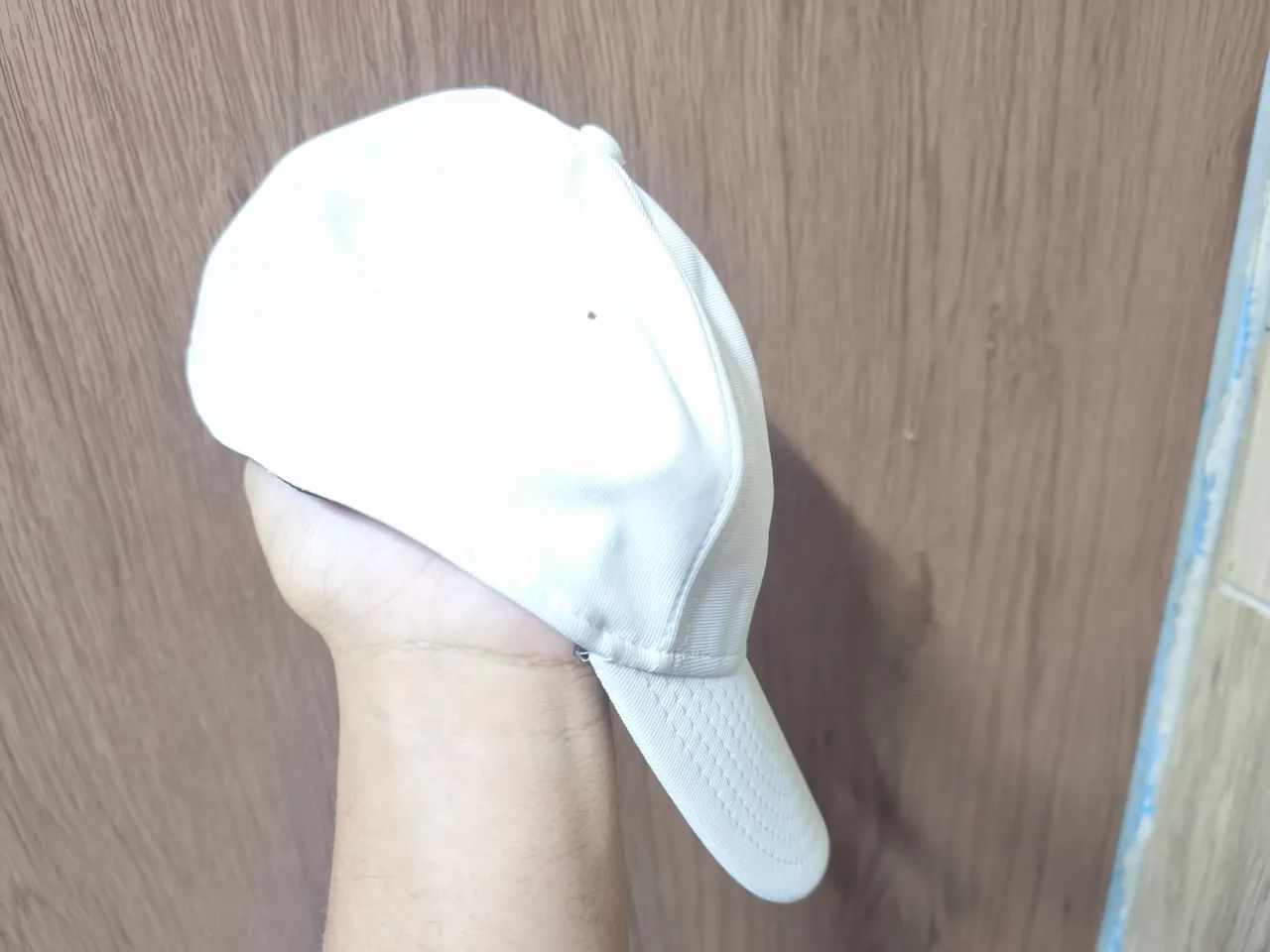 Boné branco fechado Usado 