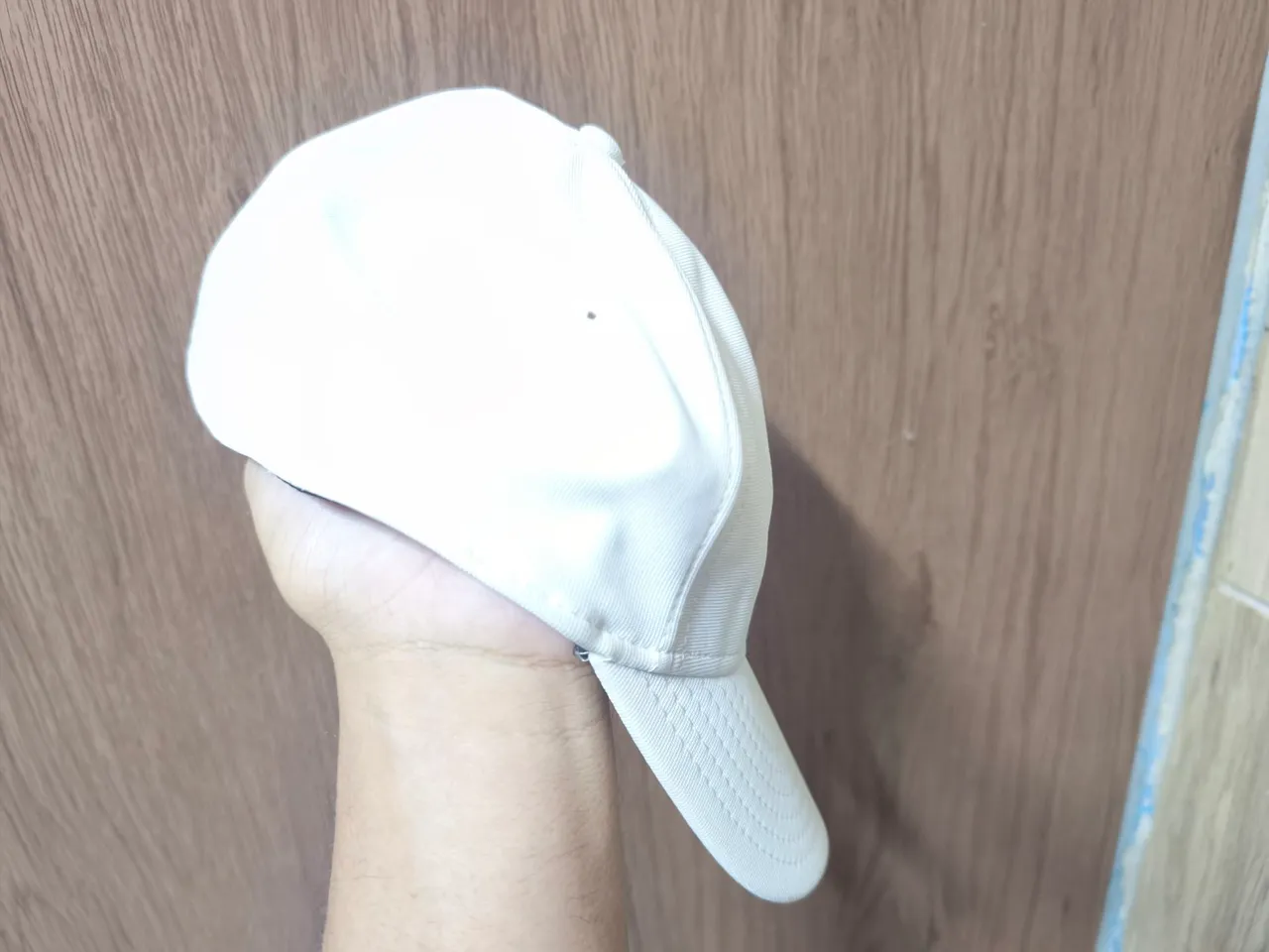 Boné branco fechado Usado
