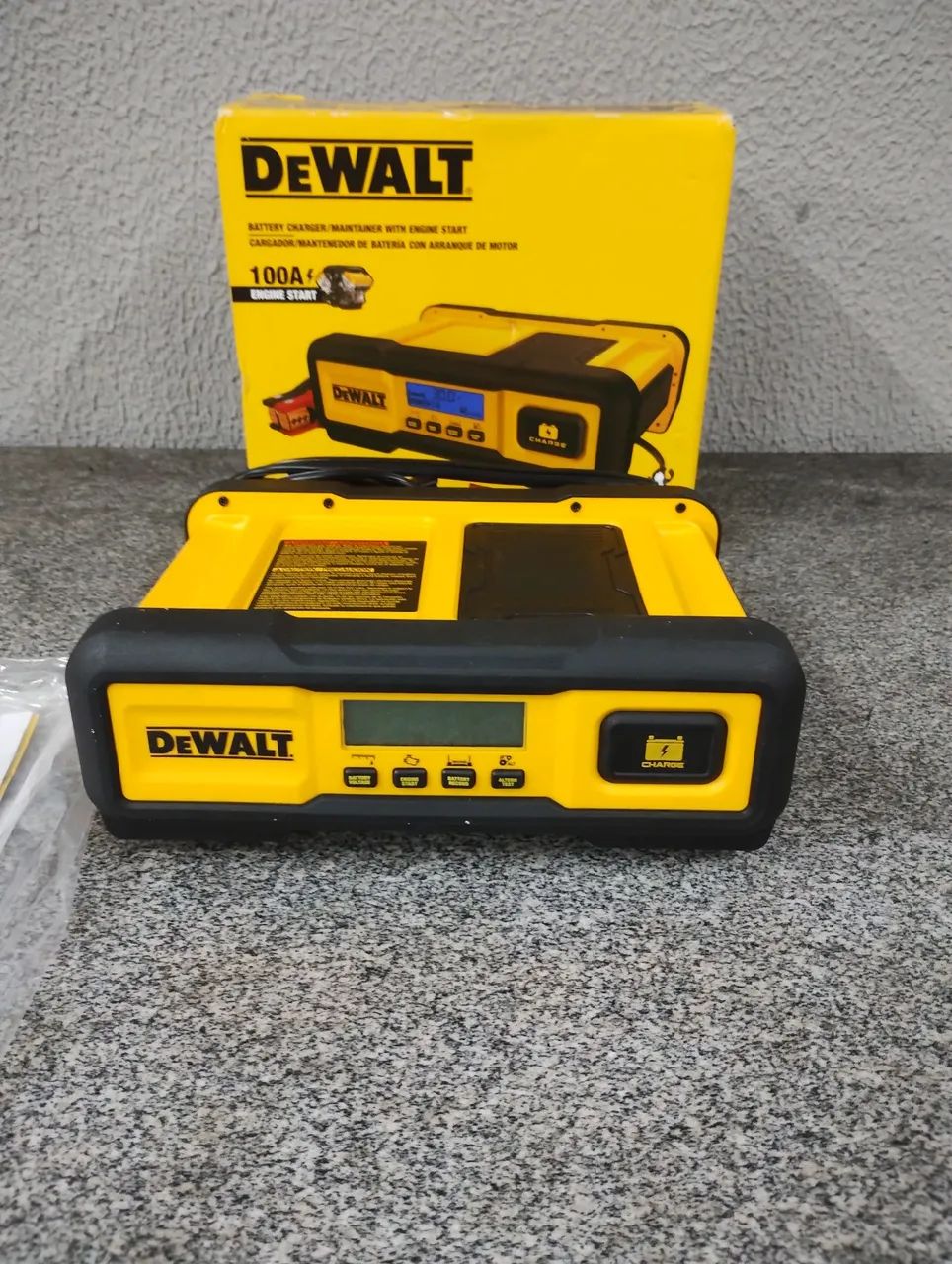 Auxiliar de partida e teste de carga e  alternador Dewalt  - Foto 6