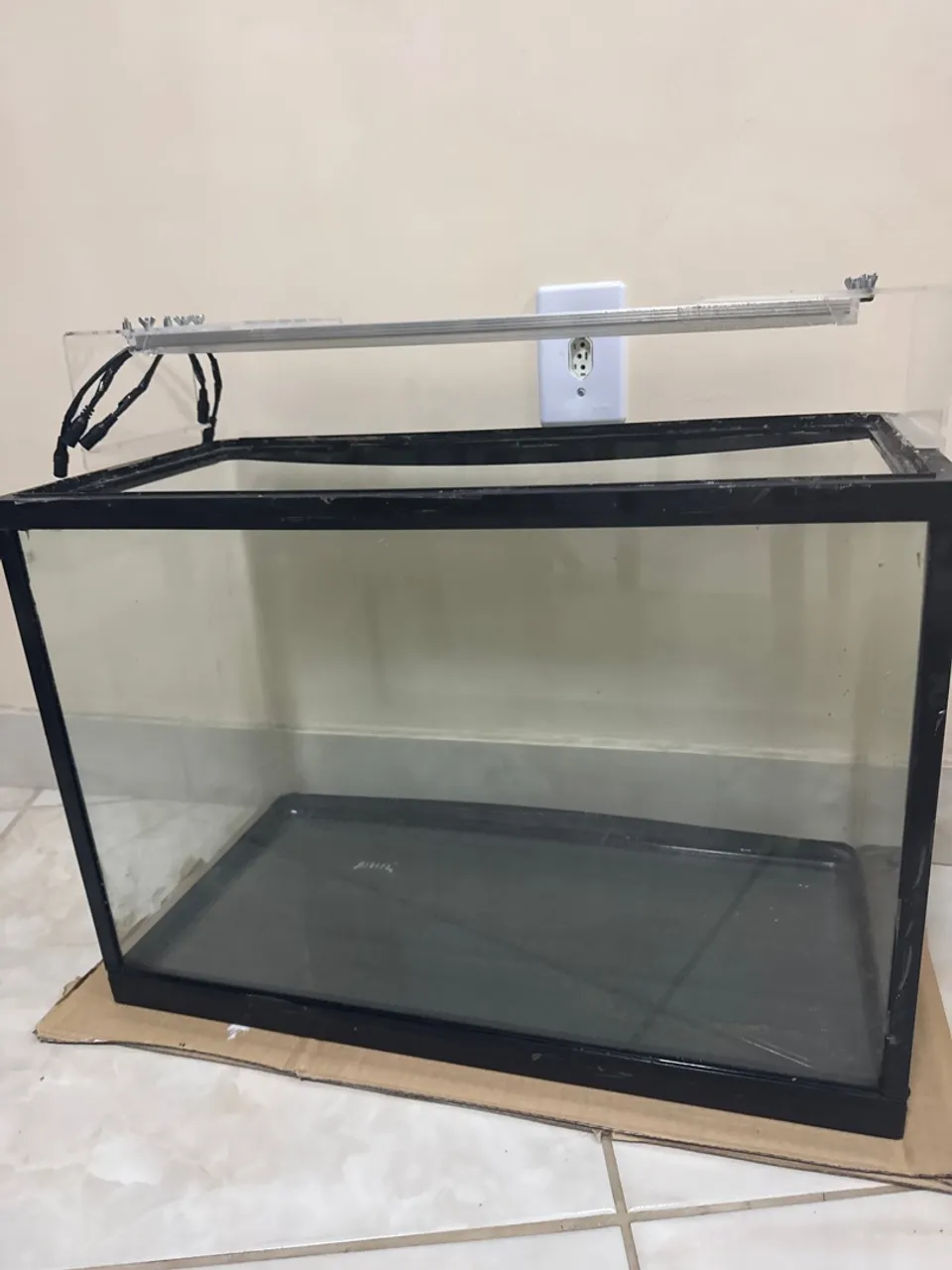 Aquário de Vidro com Iluminação em LED