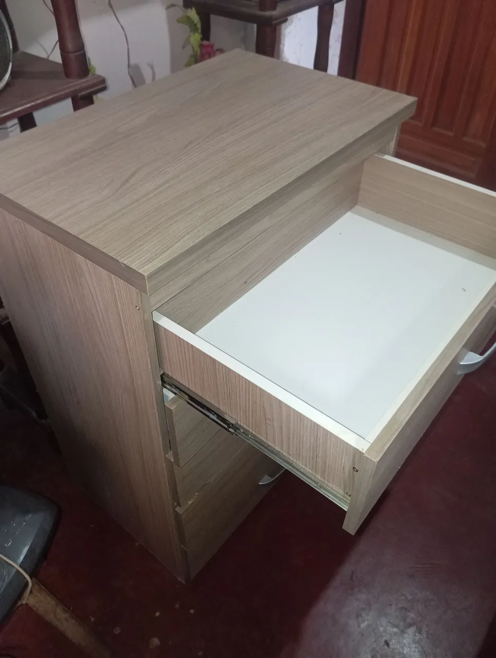 Vendo esse Cama/Cômoda com 5 gavetas em ótimo estado