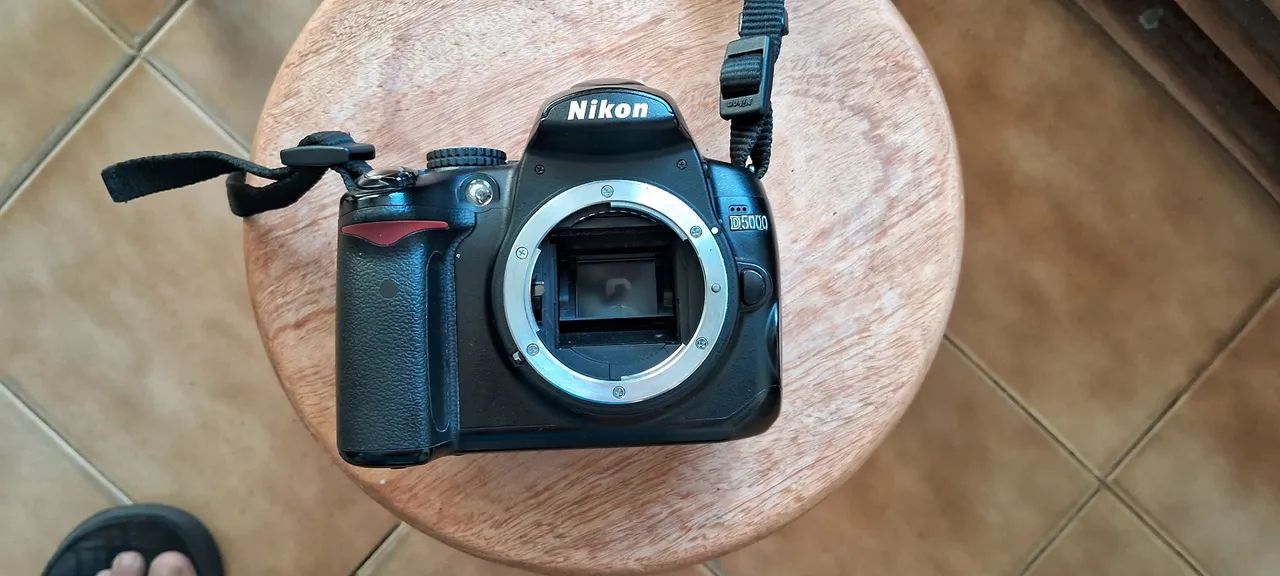 Câmera DSLR Nikon D5000 - Foto 2