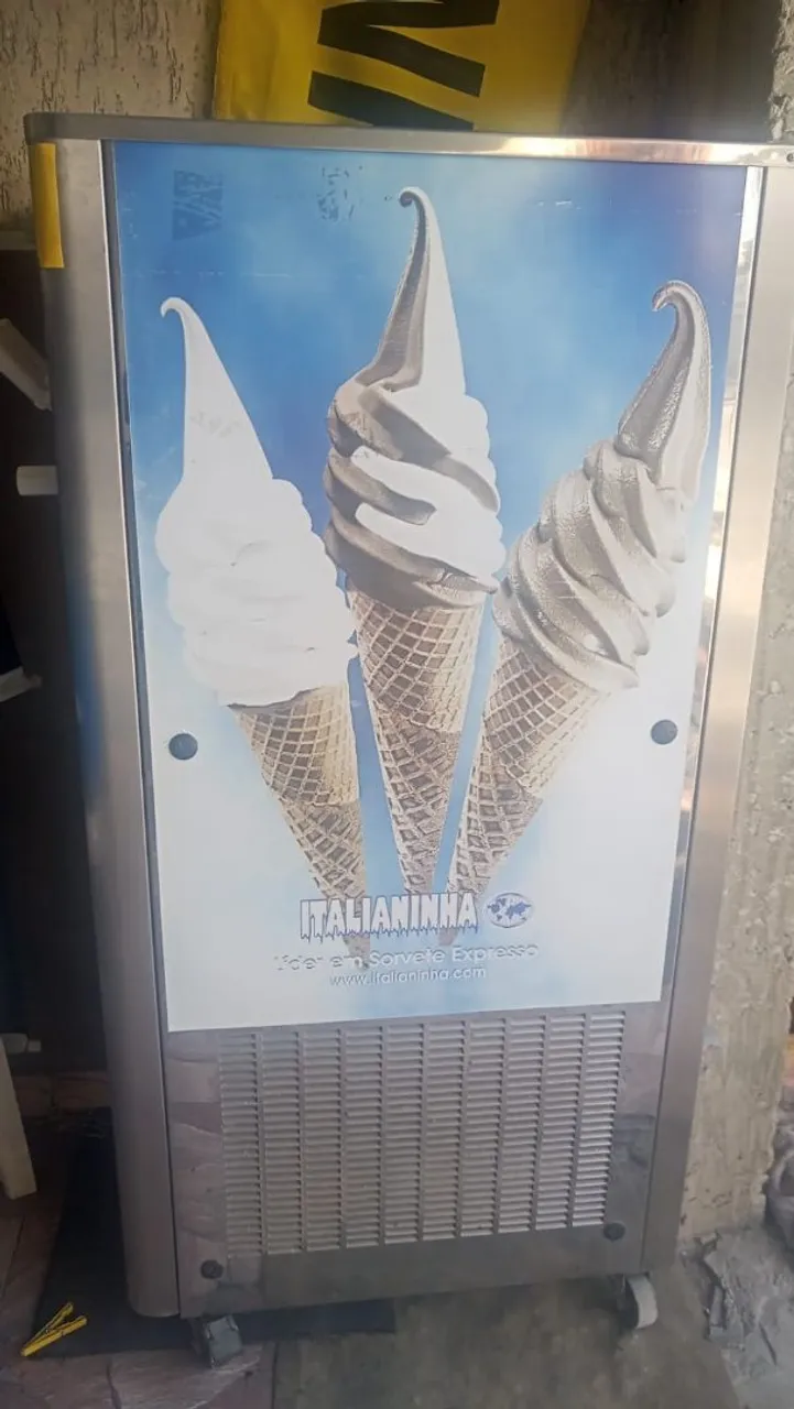 Máquina de sorvetes ialianinha