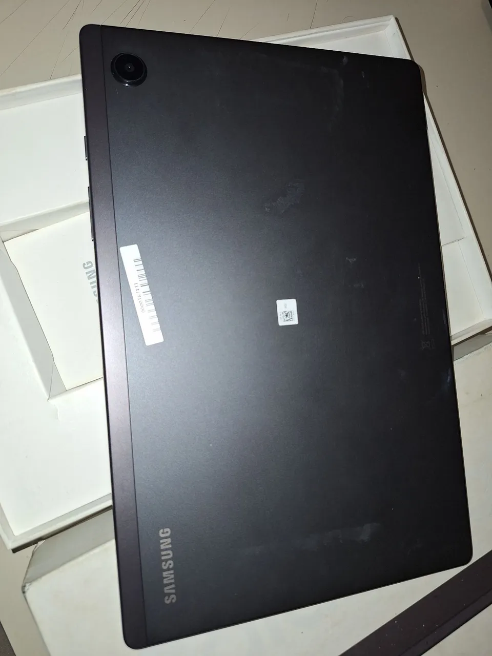 Tablet Galaxy A8 muito novo