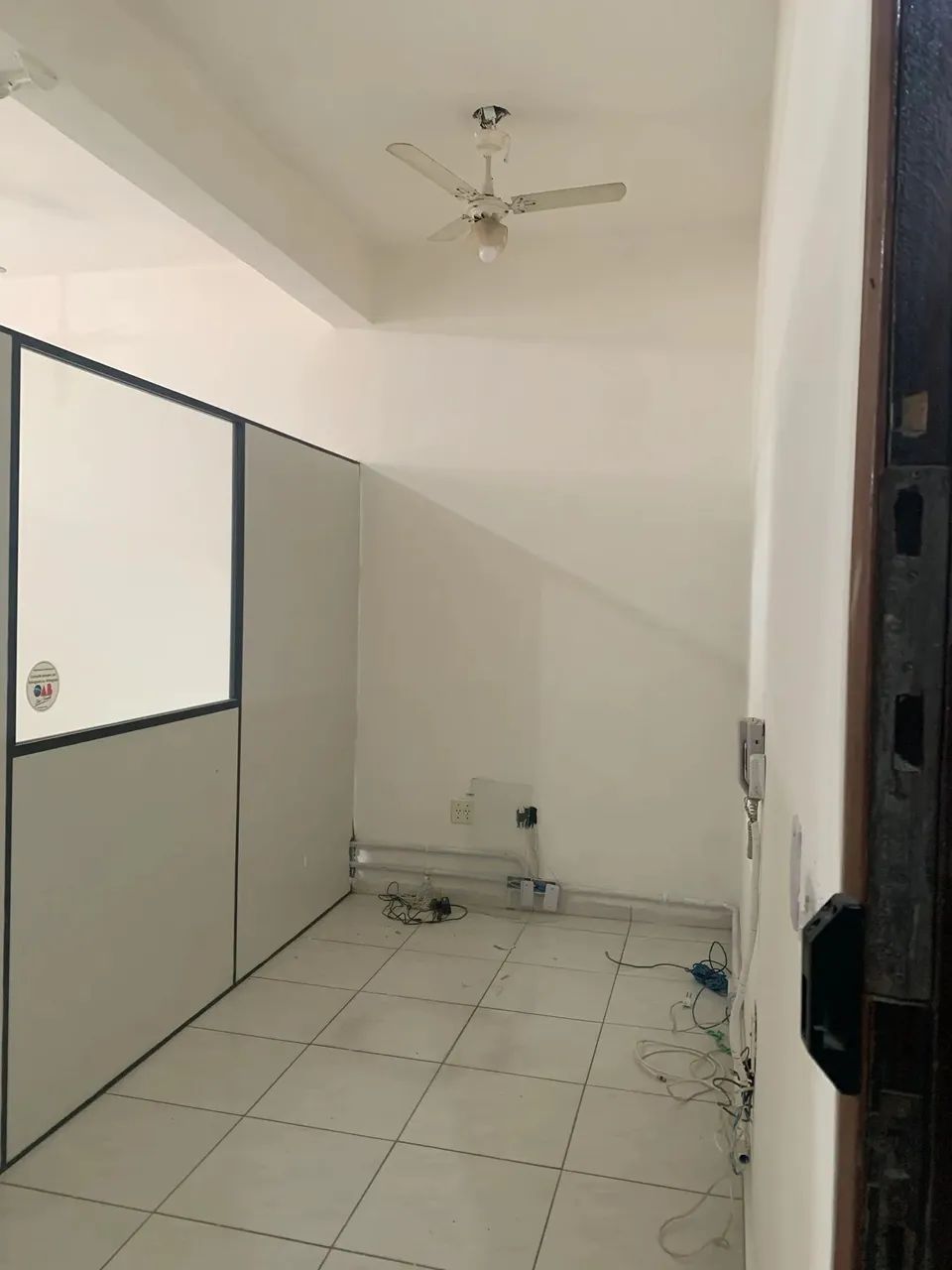 Sala comercial com divisória no centrão cozinha banheiro proximo d bancos - Foto 4