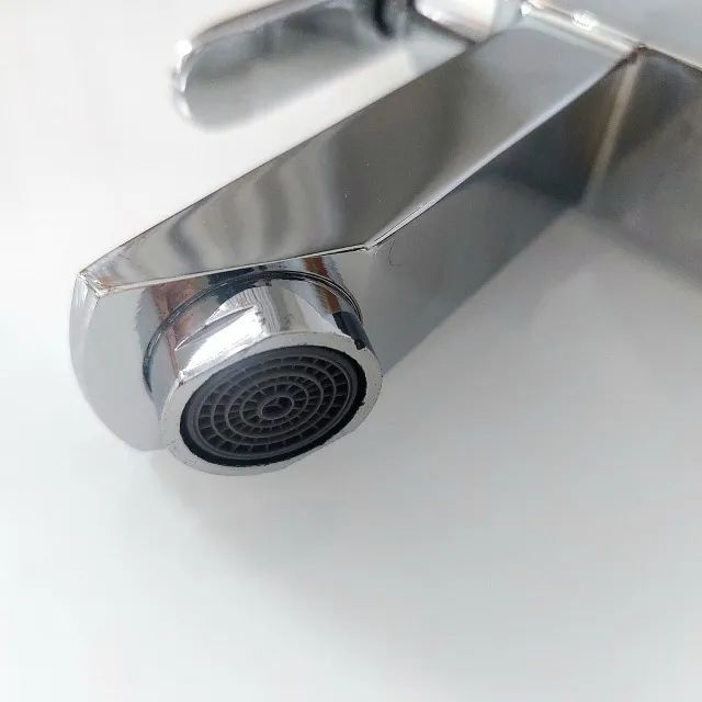 Torneira Banheiro Metal Bica Baixa Água Fria - Foto 4