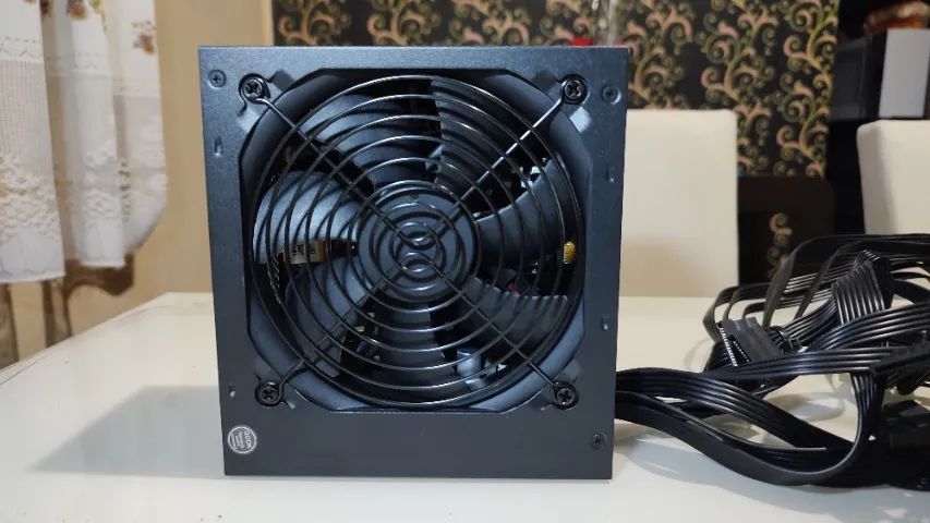 Fonte Predator Cooler Master MWE 550 Bronze V2, 550W, 80 Plus Bronze - Foto 4