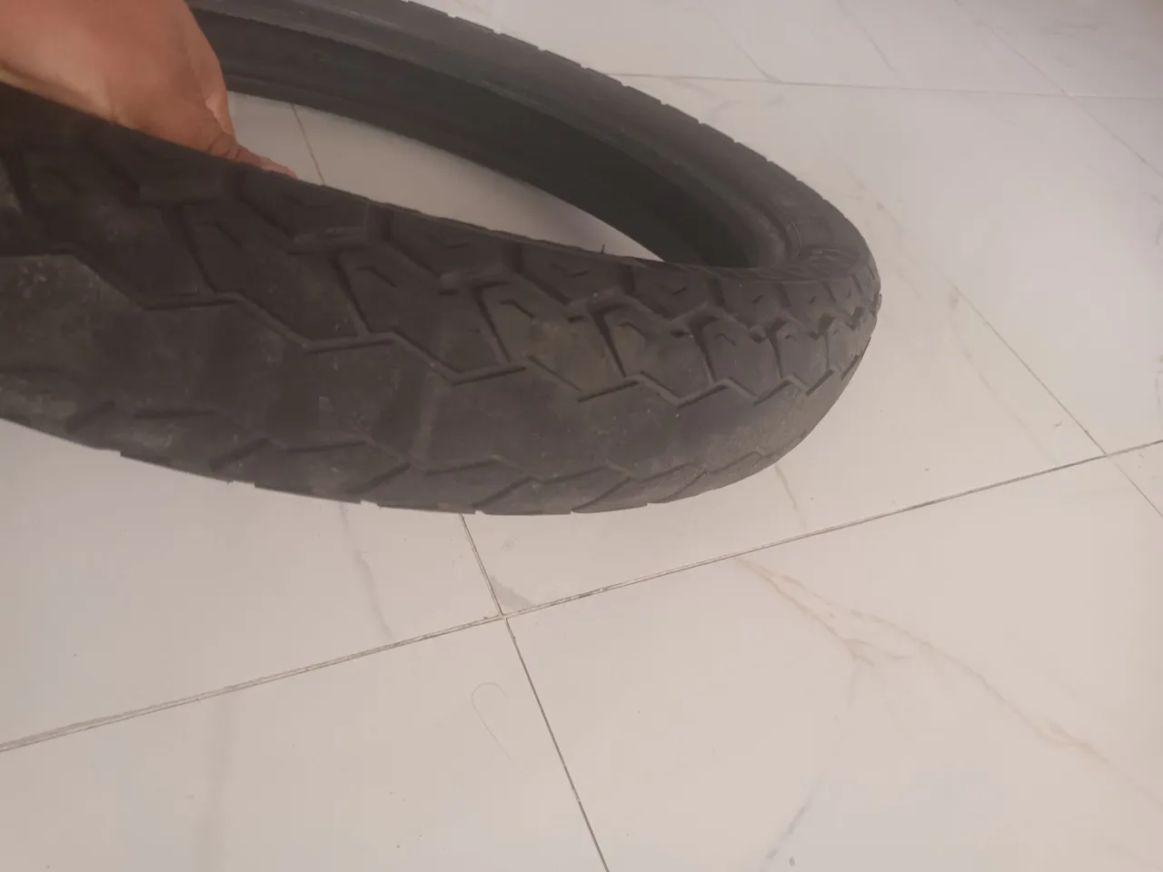 Pneu de Moto Usado sem friso 100/80 aro 18