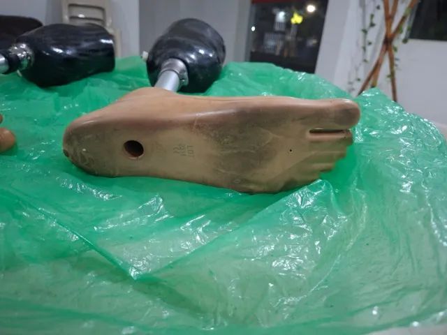 Prótese perna direita ou esquerda valor da unidade - Foto 3