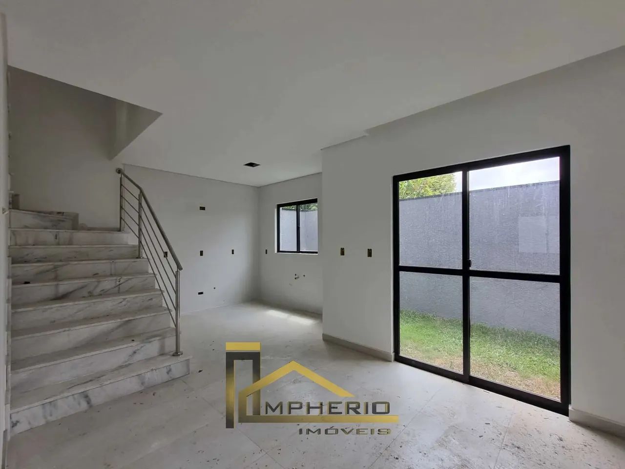 Imperdível! Casa à venda em Curitiba-PR, Uberaba: 3 quartos, 1 suíte, 3 salas, 1 vaga e 12 - Foto 3