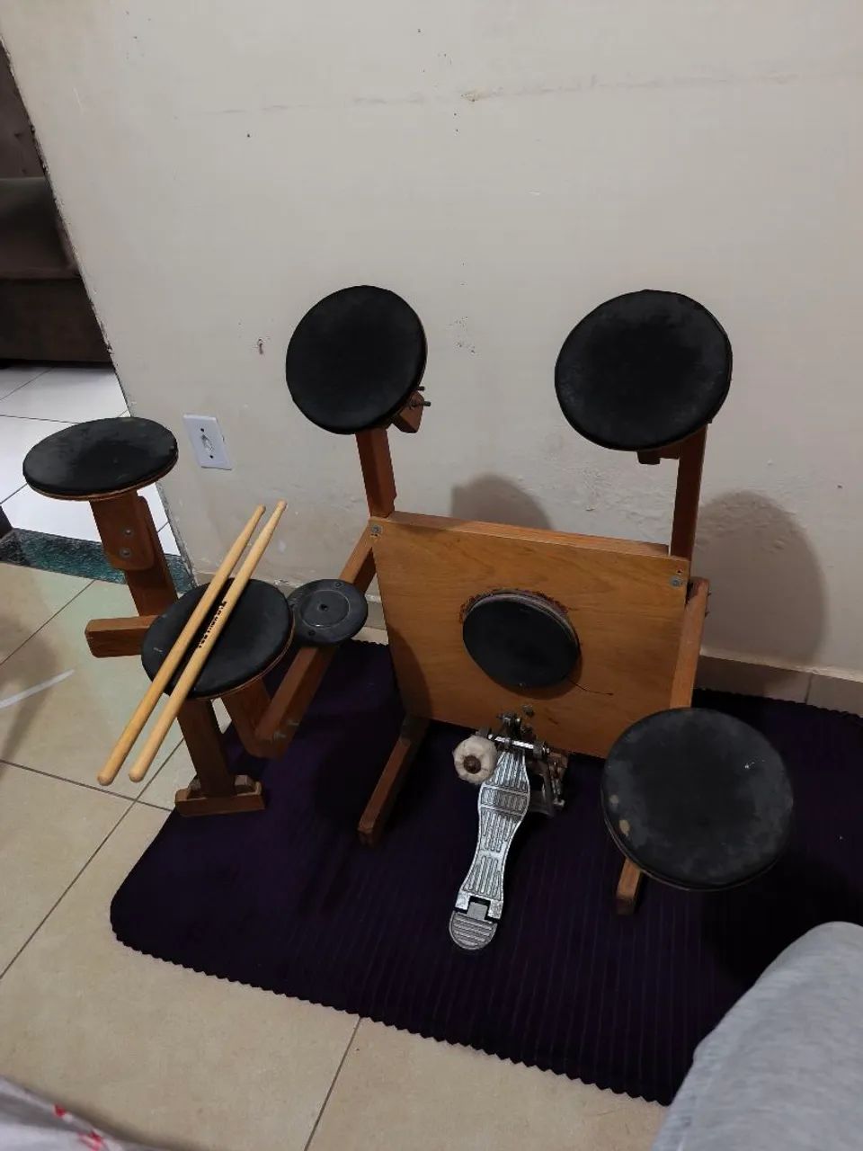 Bateria de treino+pedal+baquetas 