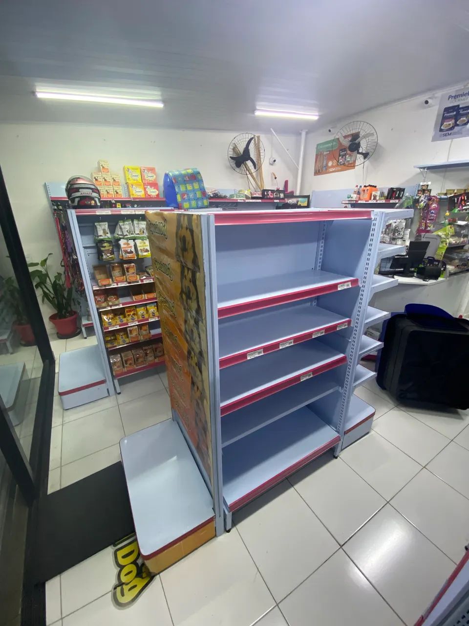 Gôndolas para comércio 
