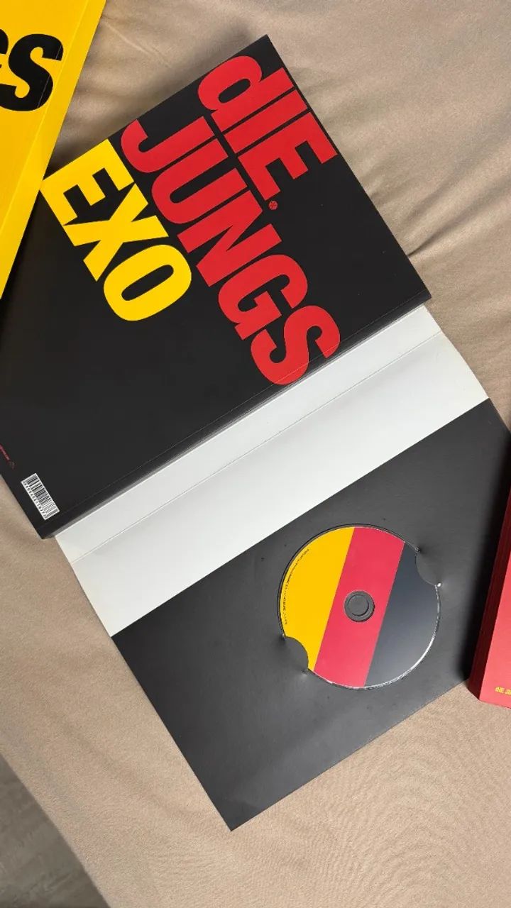 EXO DIE JUNGS - Photobook + DVD - CDs, DVDs etc - Velha, Blumenau