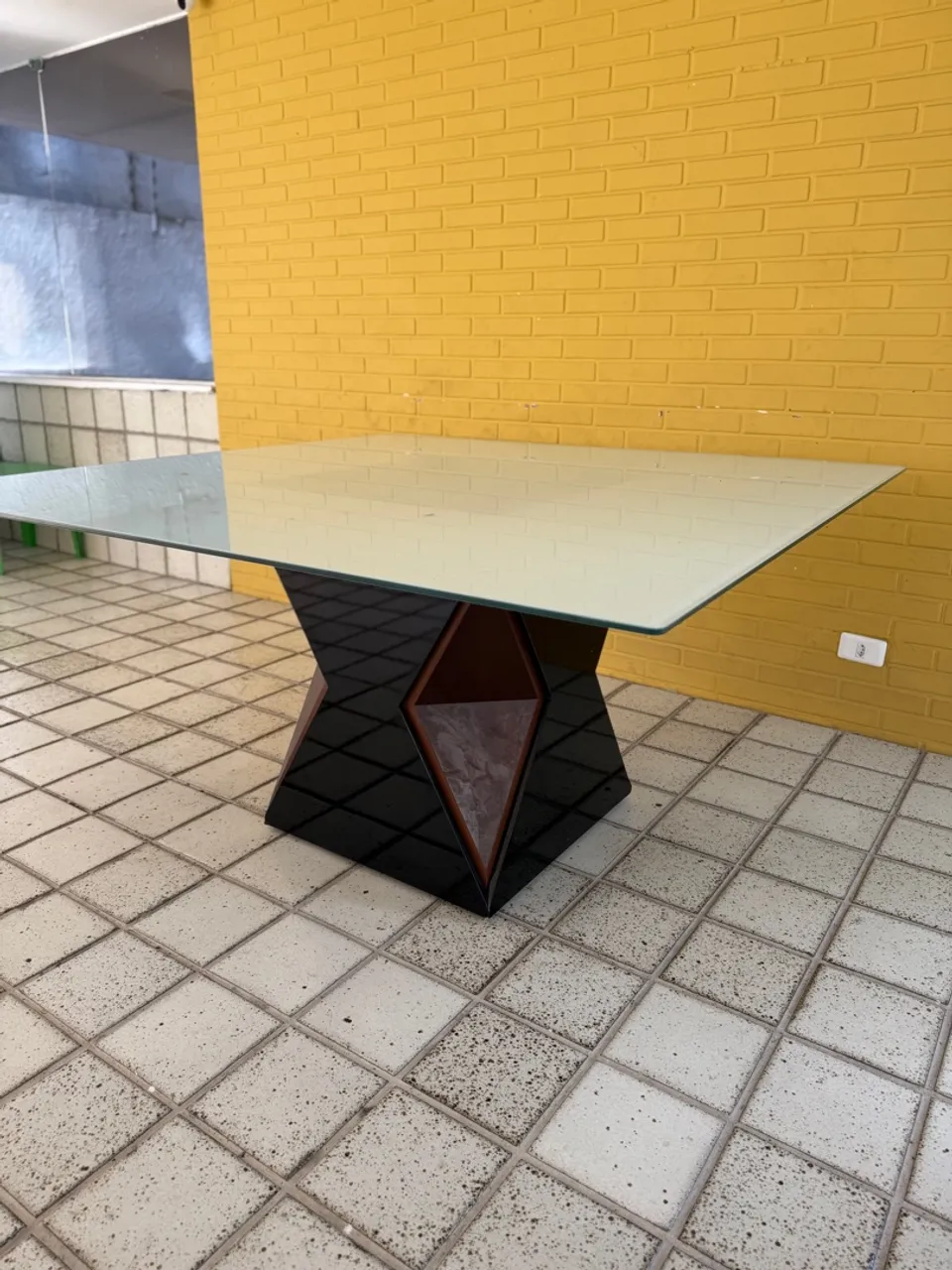 Mesa de jantar com design exclusivo