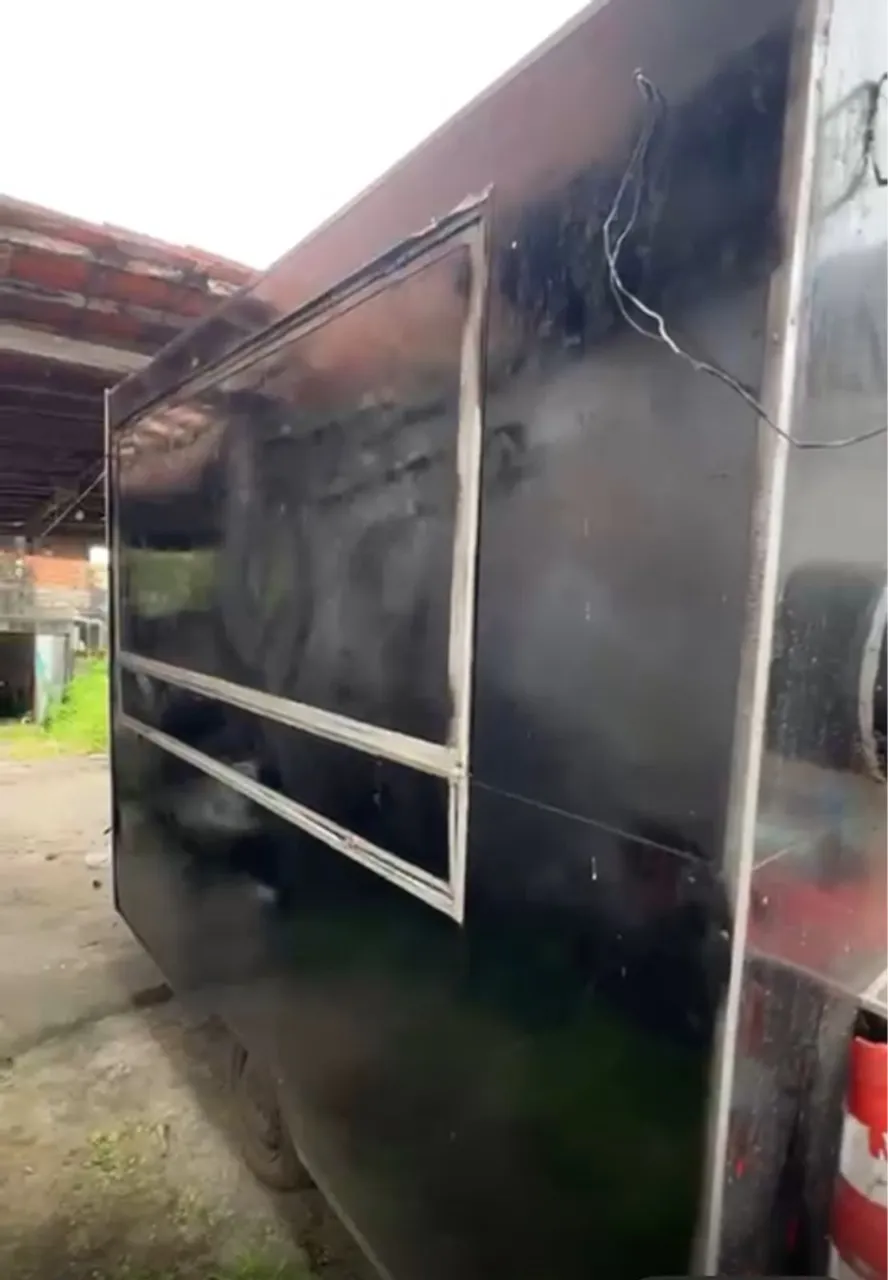 Treiler 3metros/2metros venda para abrir qualquer comércio. Tanque embutido