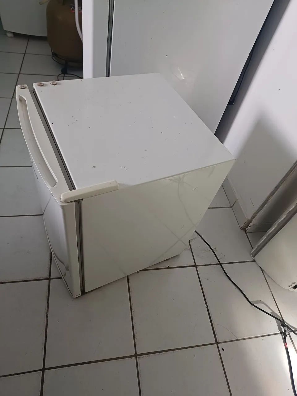 Frigobar eletrolux 80lts ótimas condições  - Foto 2