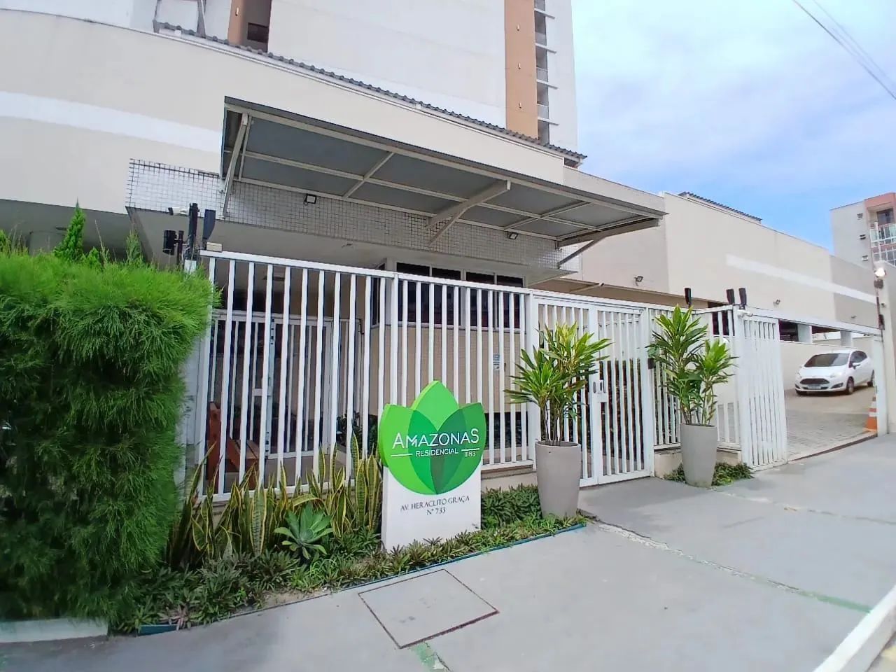 CENTRO- AVENIDA HERACLITO GRAÇA,733 - APTO 703 Apartamento de 90m² Mobiliado,com ampla Sal - Foto 2