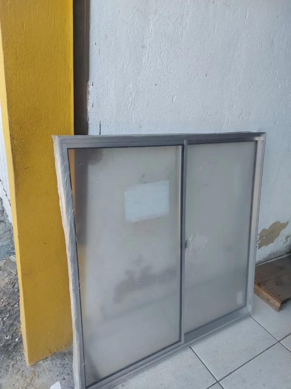 Janela de Alumínio 1.00x1.00 nova 2 vidros R$ 195,00
