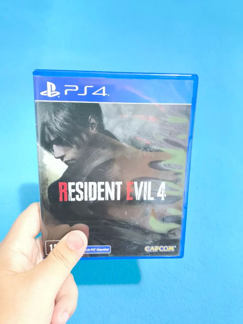 Resident Evil 4 PS4 - Jogo de Ação e Terror