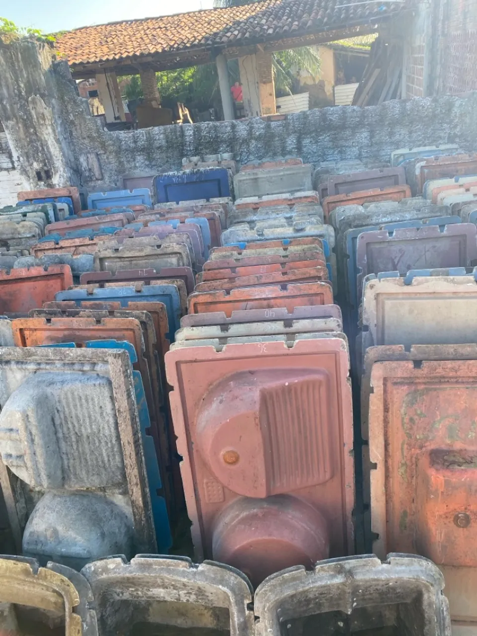 VENDE-SE FORMAS/MOLDES PARA TANQUES E PIAS DE FIBRA