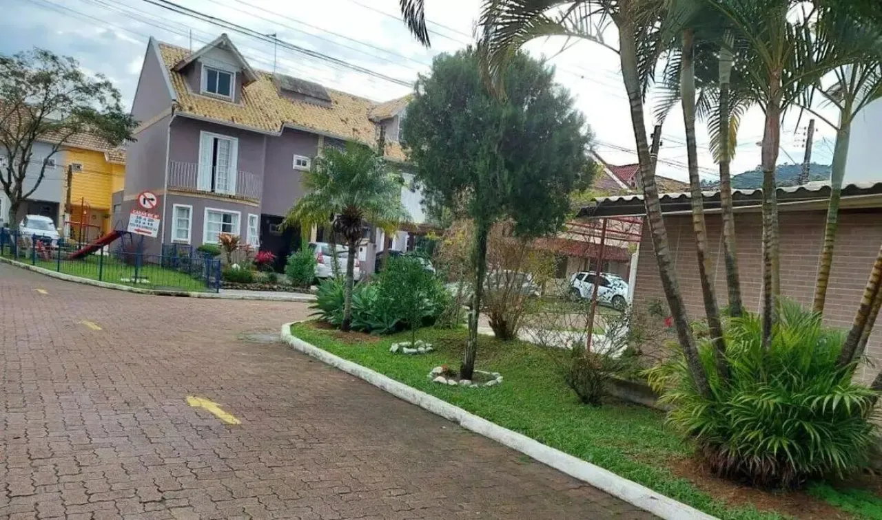 Terreno em condomínio fechado com aproximadamente 80 m²