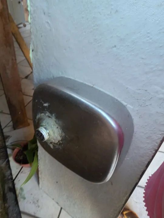 Janela de Ferro com Grade e com os vidros  - Foto 3