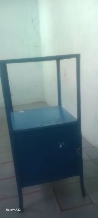 Vendo escrivaninha e prateleiras