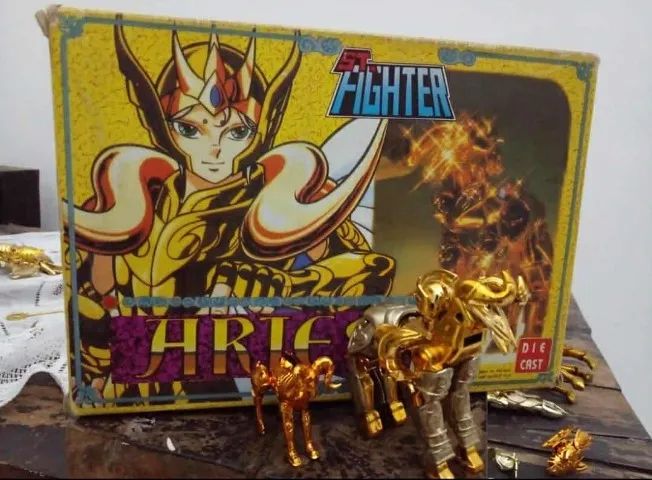 Boneco Cavaleiros do Zodíaco usado Aries Die Cast, acompanha miniatura cloth - Foto 3