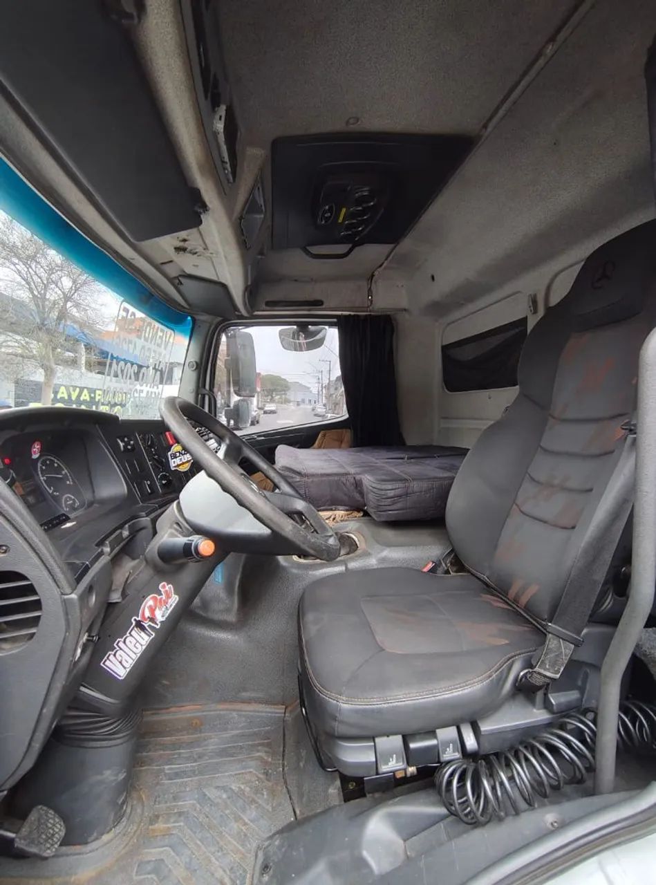 Atego 1726 6x2 ano 2021 - Foto 10