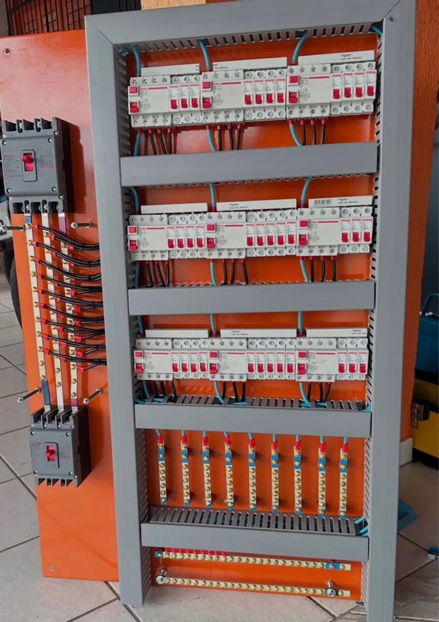 Quadro de Distribuição para Instalações Elétricas63824085336579120