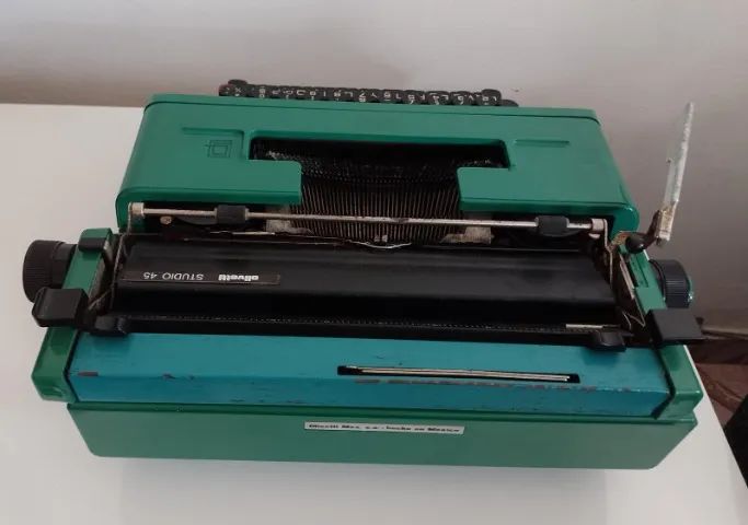 Máquina de Escrever Studio 45 - Super bem conservada64850146873985122