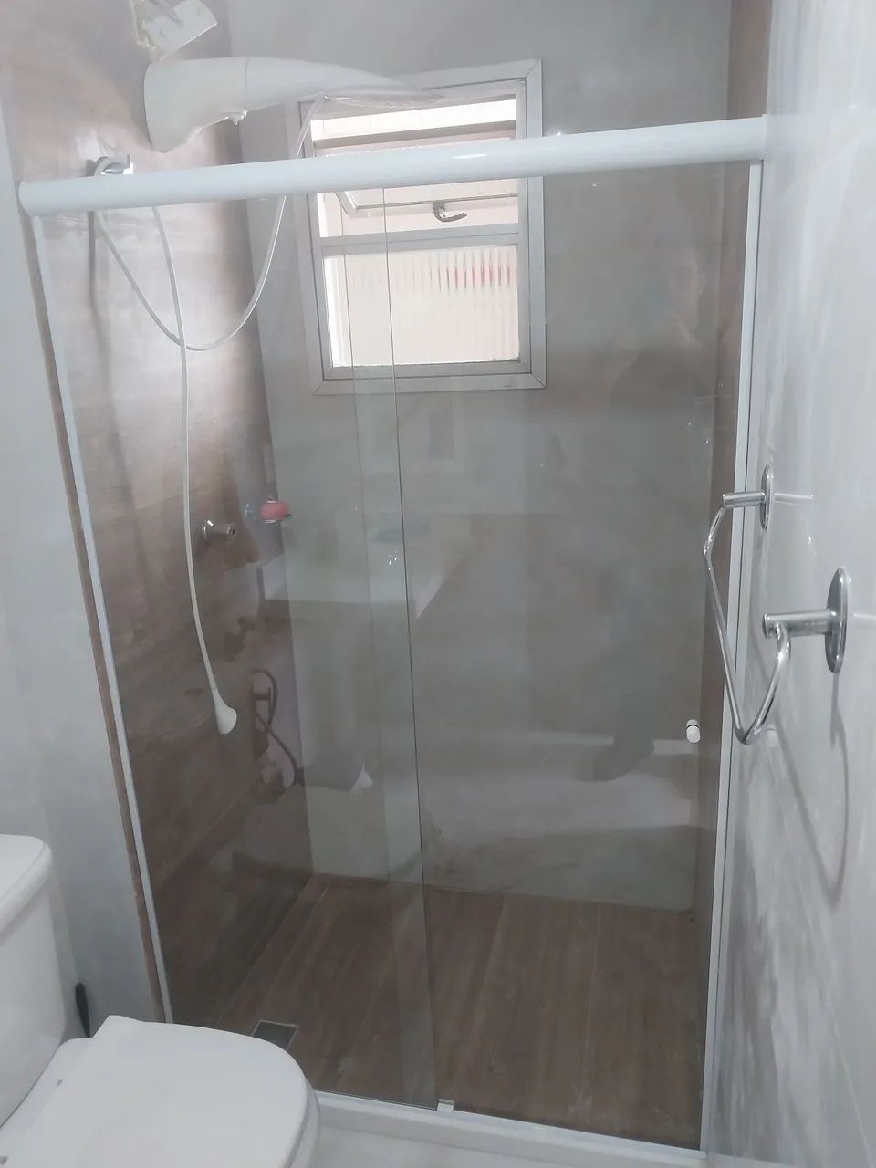 Shower enclosure64330444539779121