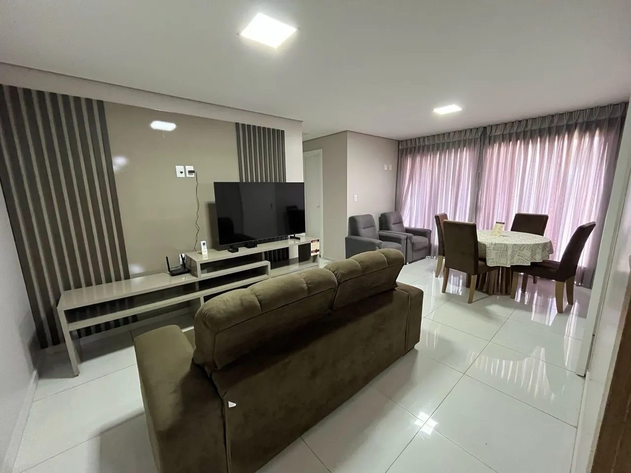 Imperdível! Alugo apartamento no centro mobiliado ou semi mobiliado