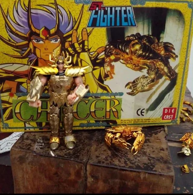 Boneco Cavaleiros do Zodíaco usado Câncer Die Cast, acompanha miniatura cloth - Foto 3