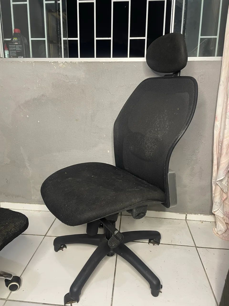 CADEIRA ESCRITÓRIO PRETA - Foto 3
