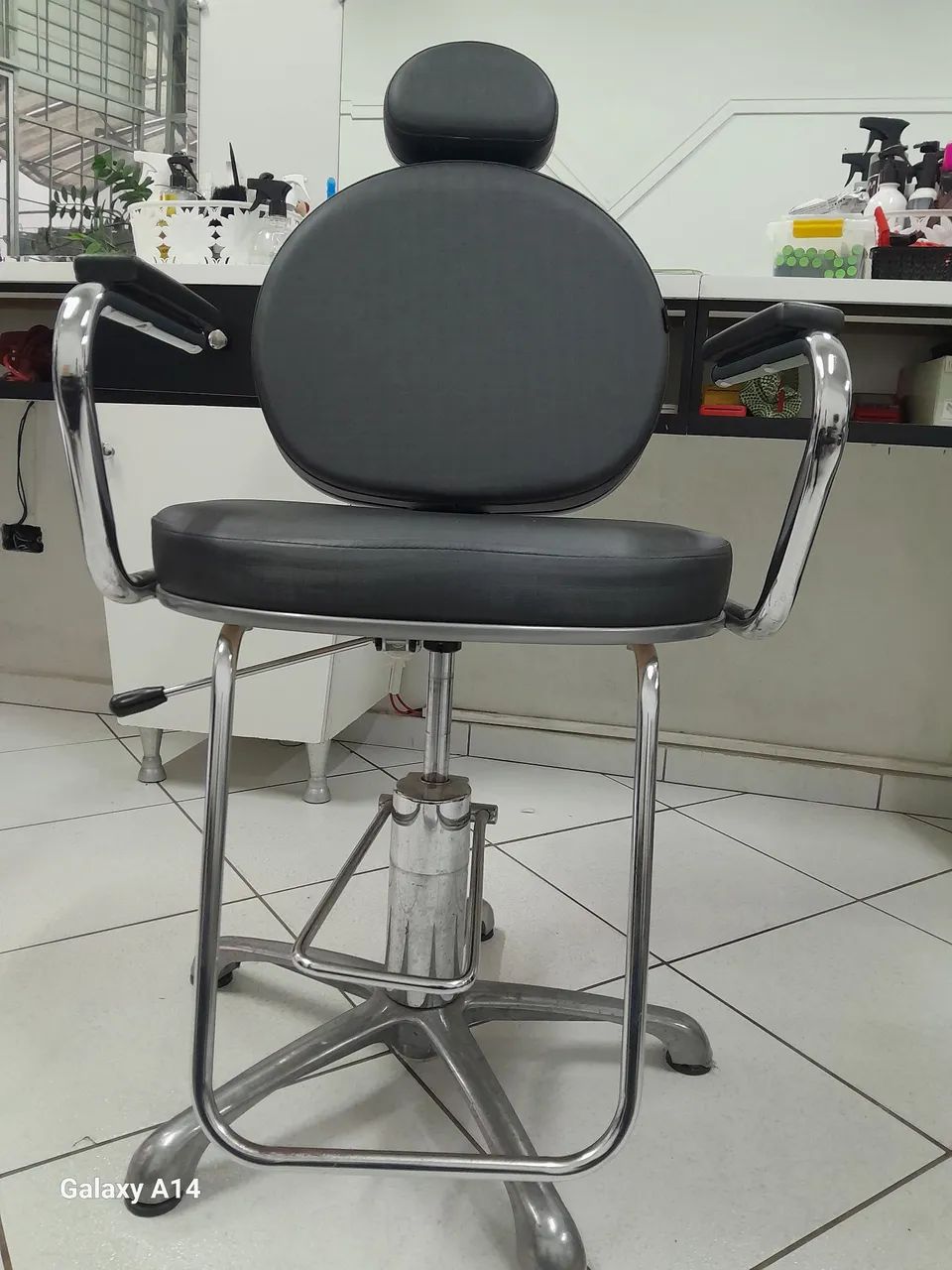 Vende-se  cadeira  para salão de beleza ou barbearia 
