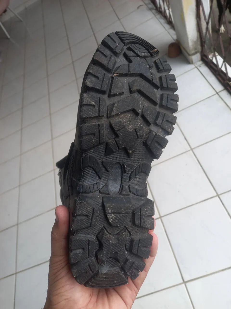 Vendo uma botina  - Foto 3